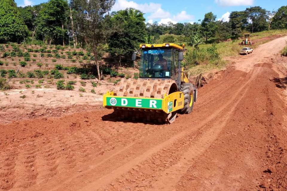 Força-tarefa faz manutenção em galeria que rompeu após forte chuva na Rodovia 490