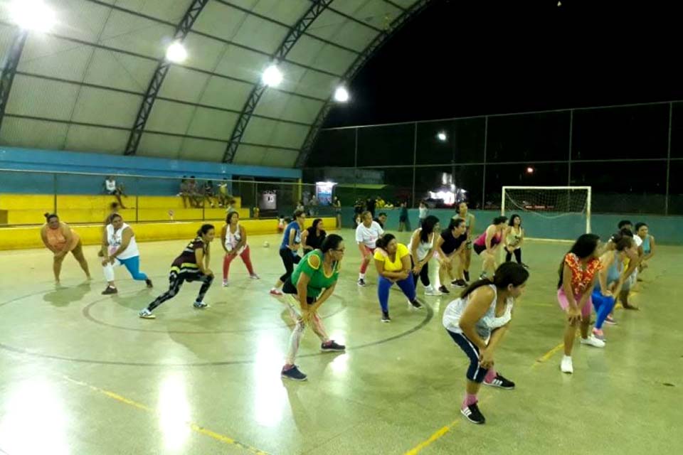 Aulas de ginástica orientada são ofertadas no Skate Park de Porto Velho