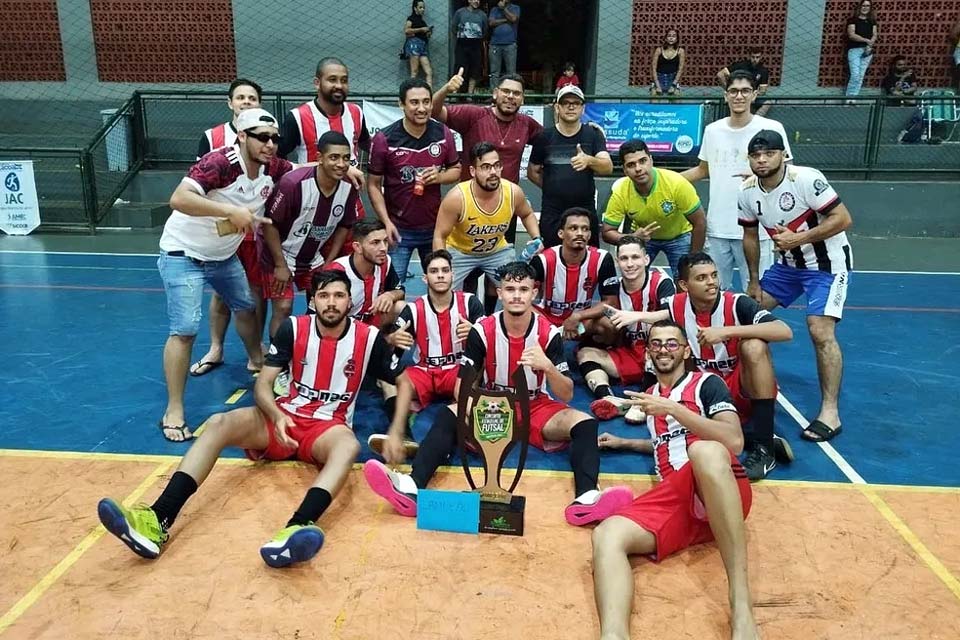 Sucatão é campeão do Circuito Estadual de Futsal