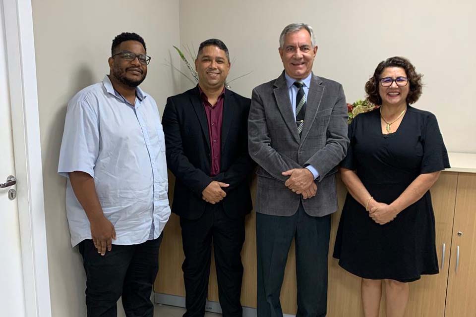 Diretoria do SINJUR realiza visita ao Gabinete do Desembargador Rowilson Teixeira