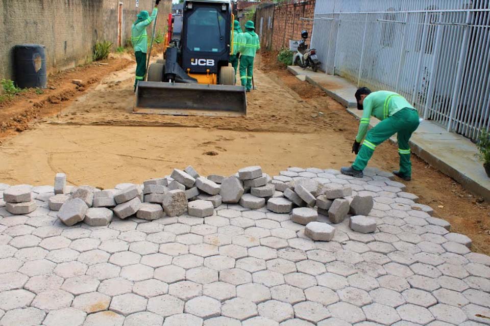 Avançam as obras de bloqueteamento nas alamedas do município