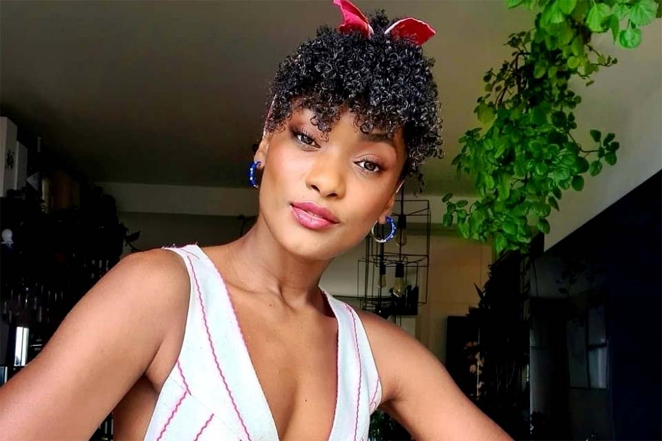 Erika Januza fala sobre cena sexo em “Verdades Secretas 2”: 'É bem complexo'