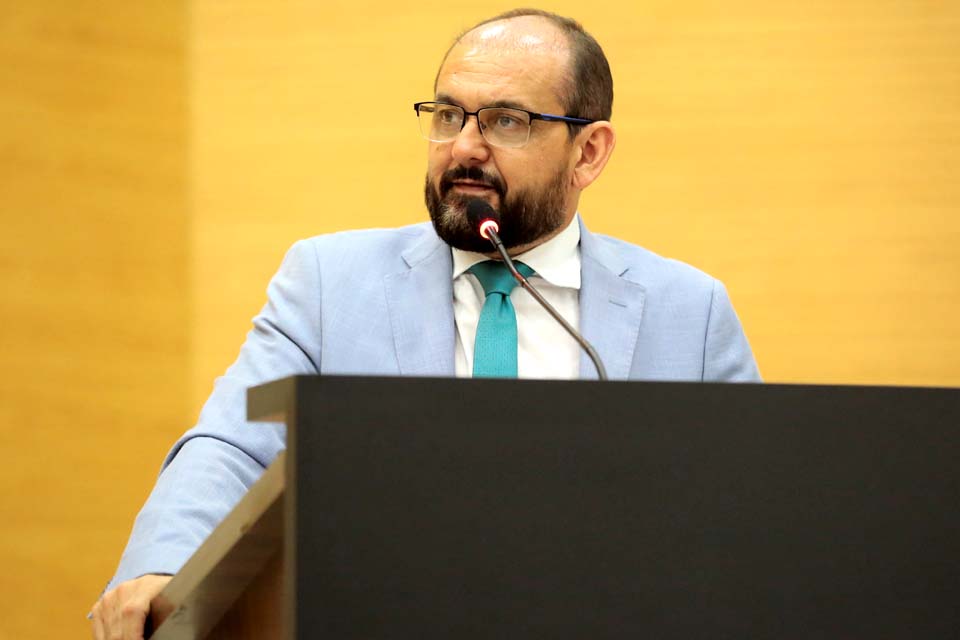 Deputado Laerte Gomes denuncia morte de bebês por dificuldade de acesso a leitos de UTI neonatal