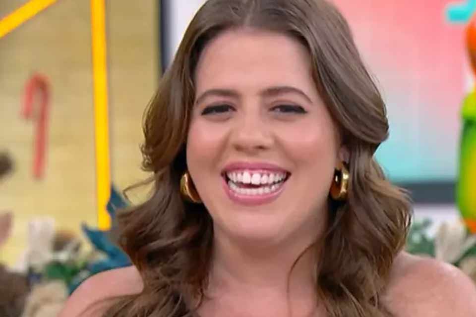 Tati Machado anuncia gravidez no Mais Você e celebra: “Faltava uma peça”