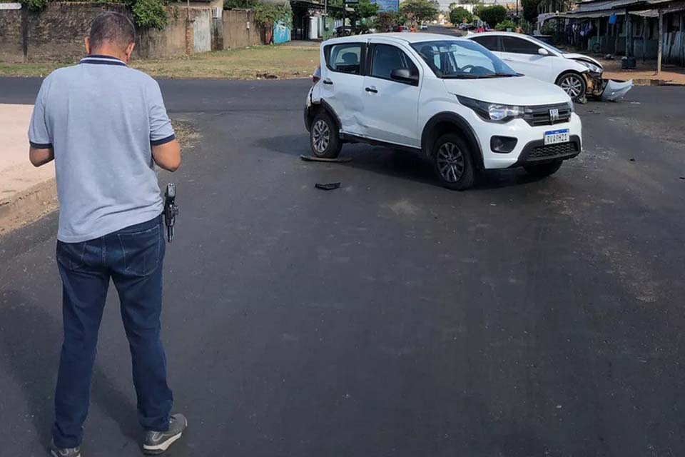 Carro de aplicativo capota e deixa duas passageiras feridas em Porto Velho