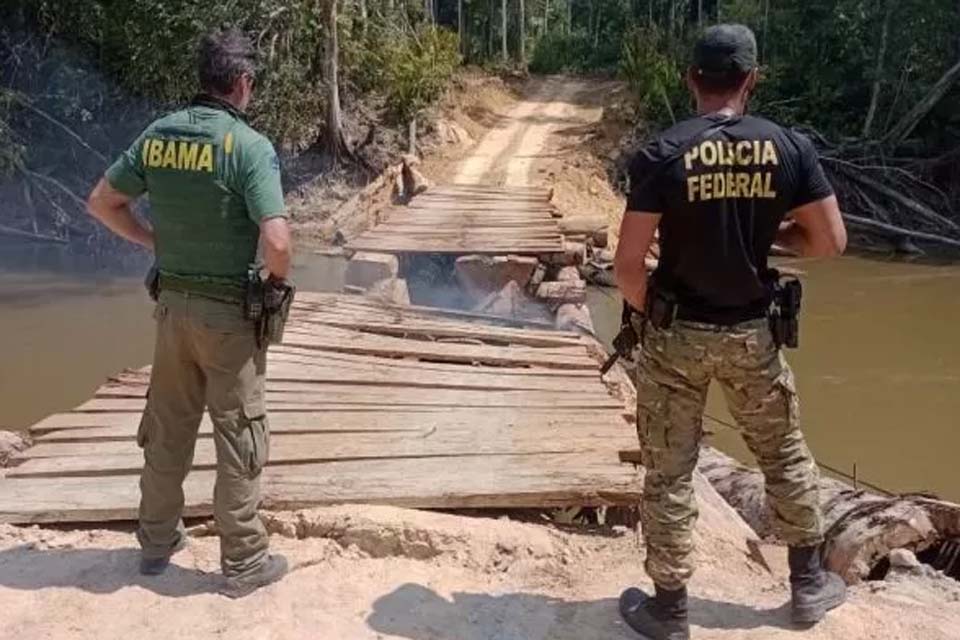 PF destrói ponte usada por invasores de terras indígenas em Rondônia