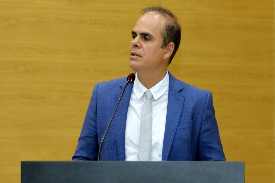 Alan Queiroz defende a colocação de redes na ponte do Rio Madeira, em Porto Velho