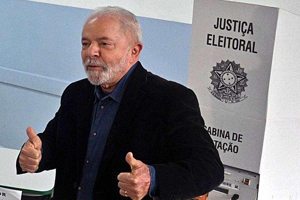 Professor Nazareno, o colunista mais polêmico da Região Norte, escreve: Perdoem-me: votei no Lula!