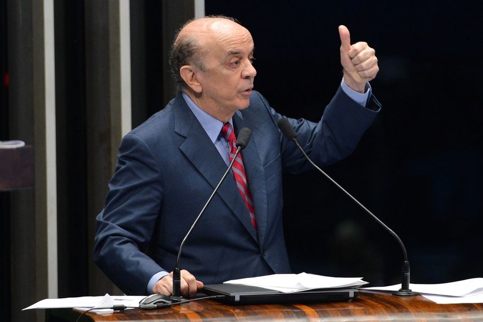 José Serra é denunciado por lavagem de dinheiro