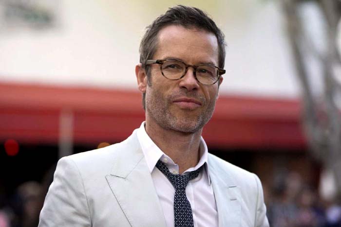 Guy Pearce diz que foi apalpado por Kevin Spacey no set de filmagem