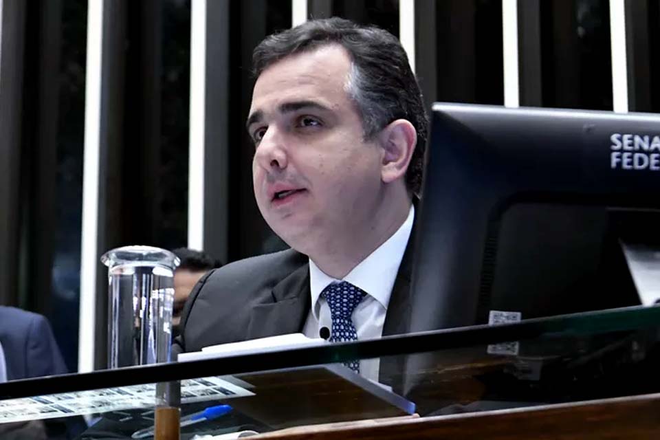 Pacheco diz que governo deve dividir lucros da Petrobras com população e criar fundo para segurar preços