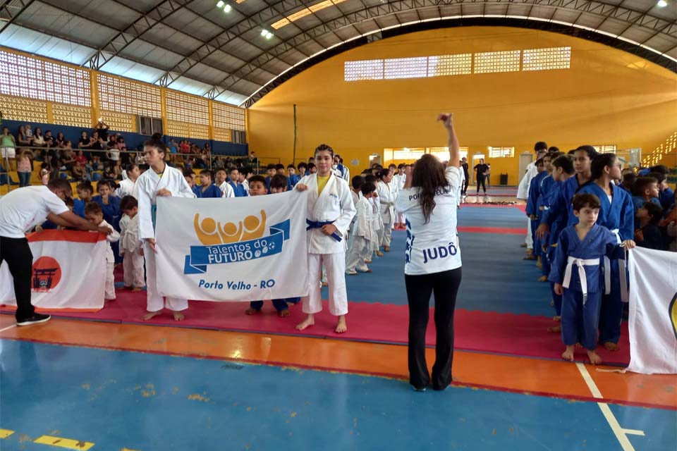 Atletas do Talentos do Futuro competem no Open Brasil Centro Norte de Judô