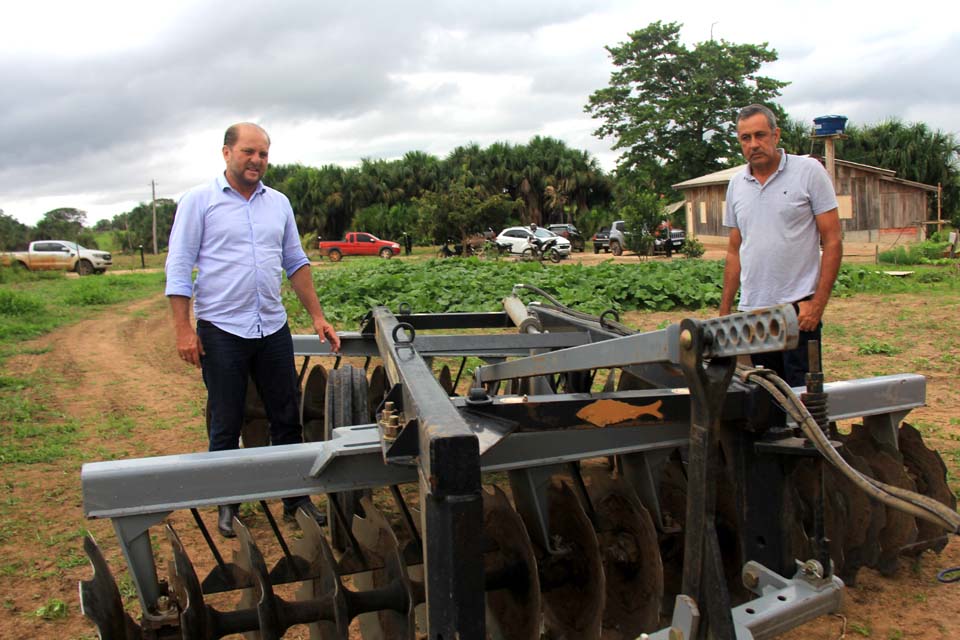 Deputado Cirone Deiró liberou recursos para associações dos agricultores de Mirante da Serra