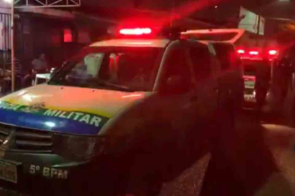 Guarnição do sargento Gusmão prende casal e fecha boca de fumo