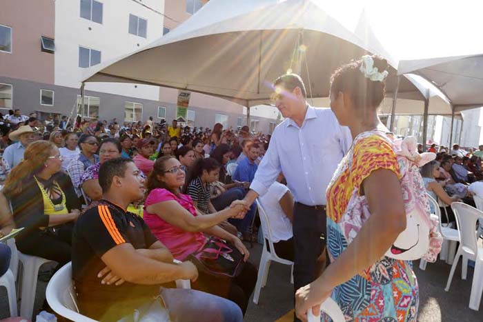 Maurão prestigia entrega de novos apartamentos do Orgulho do Madeira