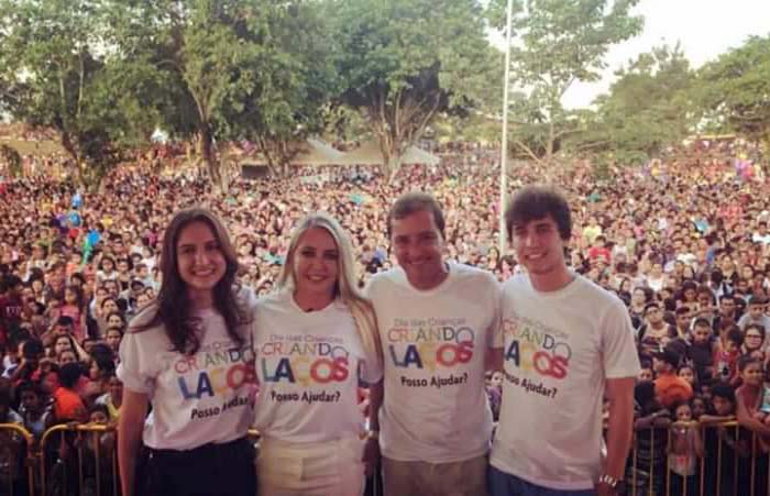 Festa reúne mais de 40 mil pessoas na Praça da Estrada de Ferro Madeira Mamoré