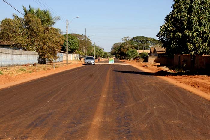 Obra de asfaltamento de 12 quilômentros de ruas chega a 70% de conclusão