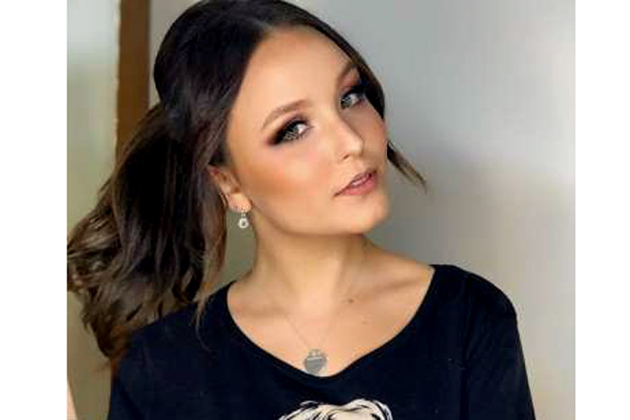 Larissa Manoela escolhe casar com Neymar e beijar Nicolas Prattes em jogo