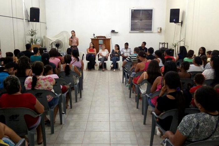 Rolim de Moura SEMAS inicia cursos profissionalizantes no Jardim dos Lagos Rondônia Dinâmica