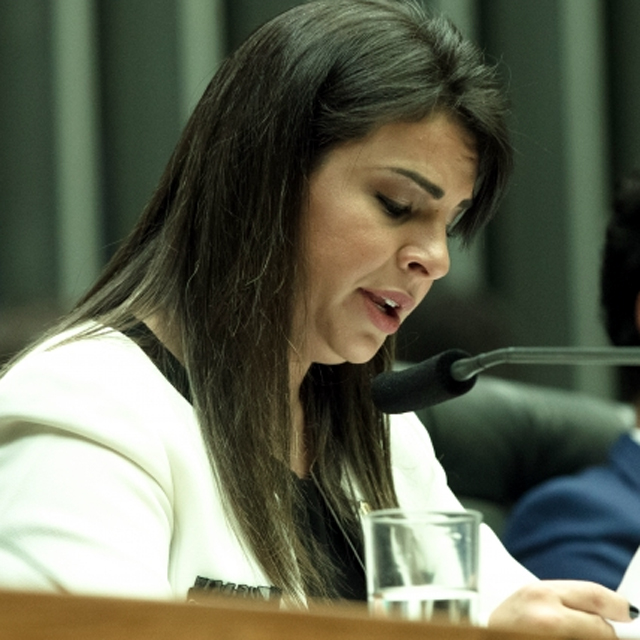 PSDB pressiona Mariana Carvalho para votar a favor de Temer: tucana mudará de ideia?