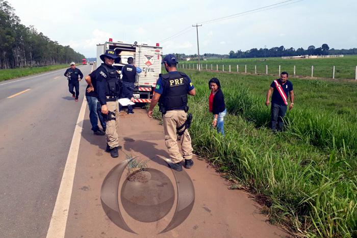 Pedestre tem cabeça partida ao meio por veículo na BR-364