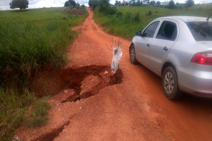   Moradores da Linha 11 de Cacoal denunciam o abandono de estrada 