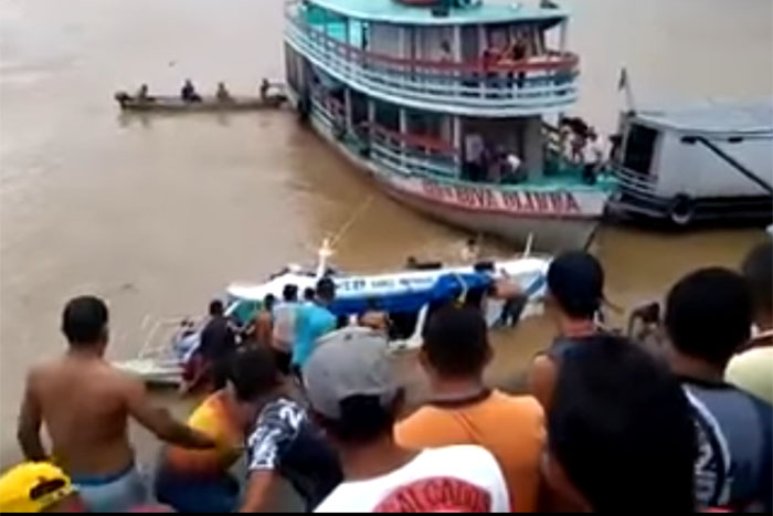 Lancha afunda após acidente  no Amazonas 