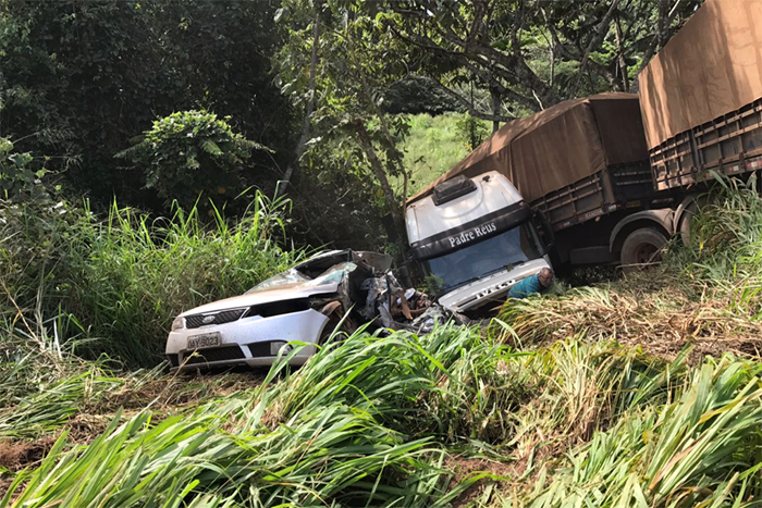 BR-364: Grave acidente deixa um morto e três seriamente feridos