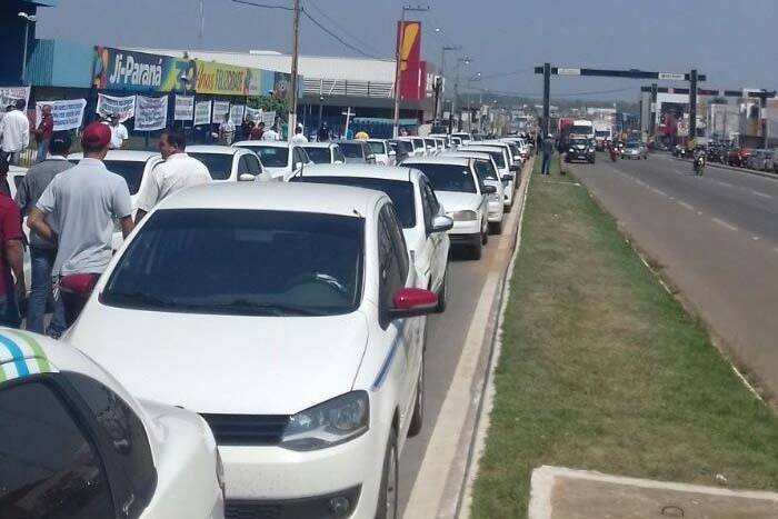 Taxistas de Rondônia, Acre, Mato Grosso e Amazonas participam de manifestação contra projeto de Lei do senador Acir Gurgacz