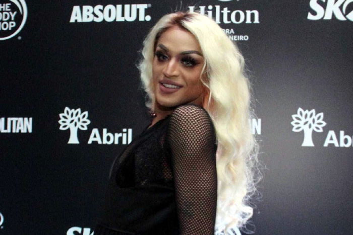 Consumidores boicotam Coca-Cola por campanha com Pabllo Vittar