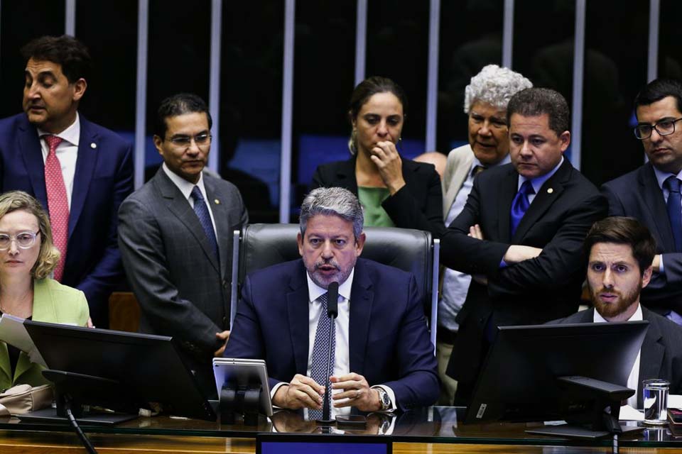 Arthur Lira retira de pauta votação do PL das Fake News