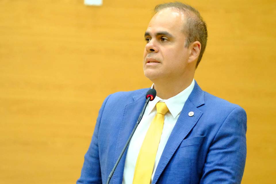 Deputado Alan Queiroz indica a manutenção elétrica de Centros de Esporte e Lazer em Porto Velho