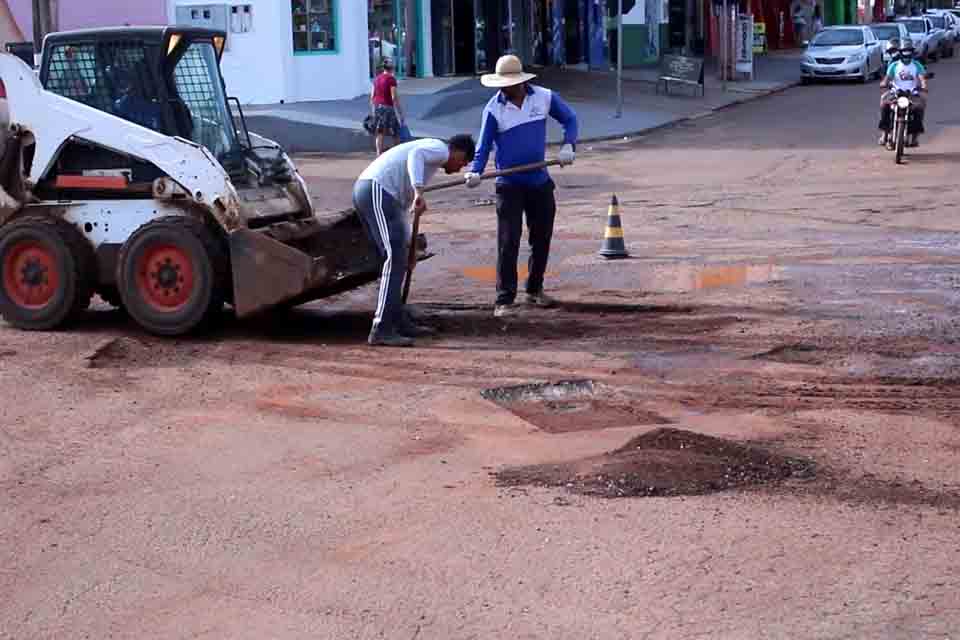 Prefeitura dá início a“Operação Tapa Buracos” na região central de Rolim de Moura