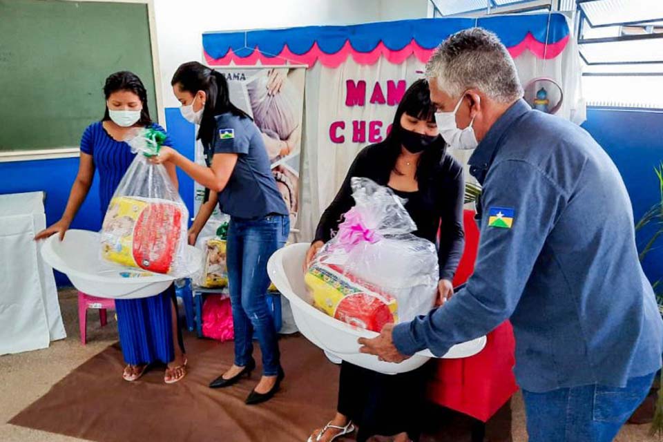 Governo de Rondônia entrega kits do programa “Mamãe Cheguei” às gestantes da Região do Café