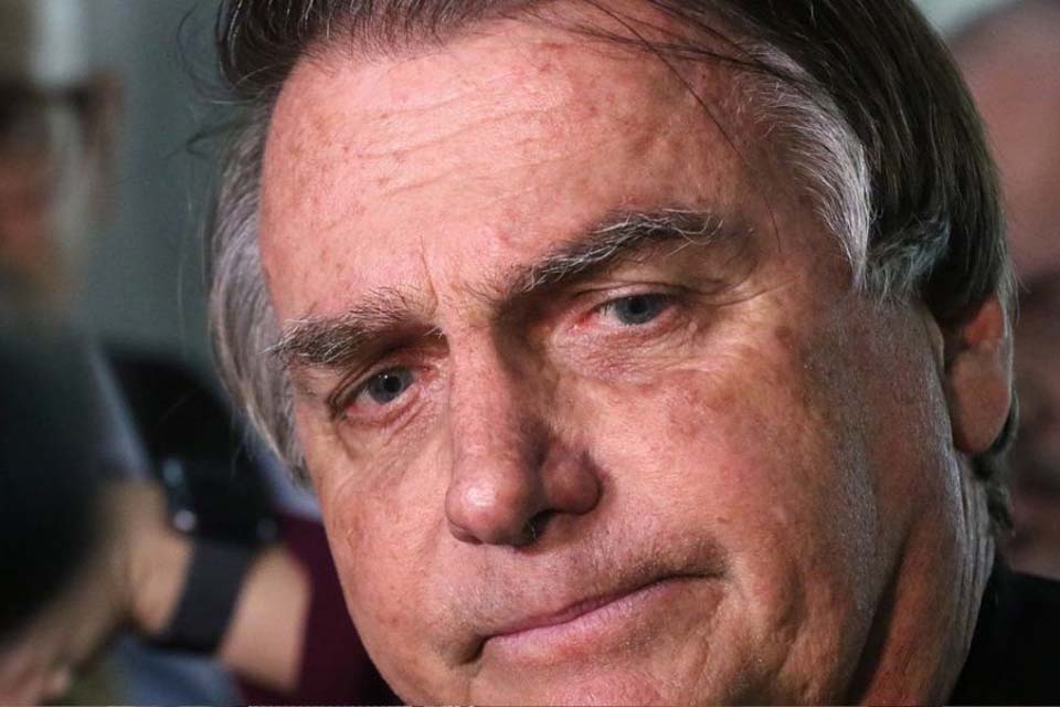 Maioria do Tribunal Superior Eleitoral mantém decisão que declarou Bolsonaro inelegível