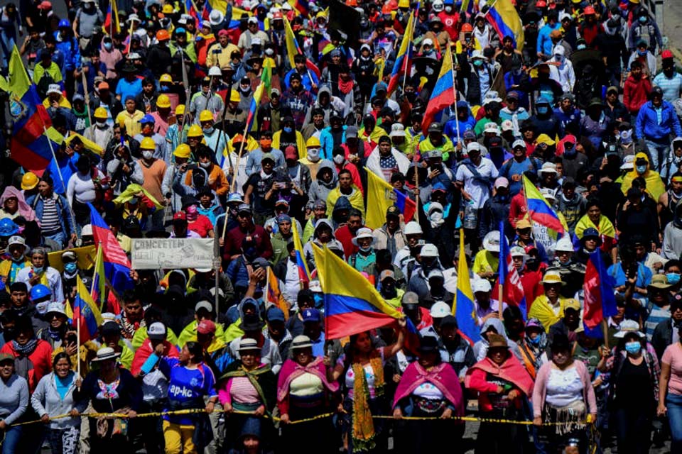 Equador reduz tarifas de combustível após fim de protestos indígenas