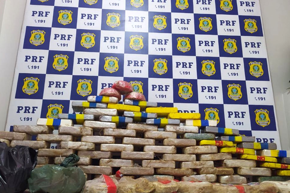 PRF apreende mais de 100 quilos de cocaína em Ji-Paraná