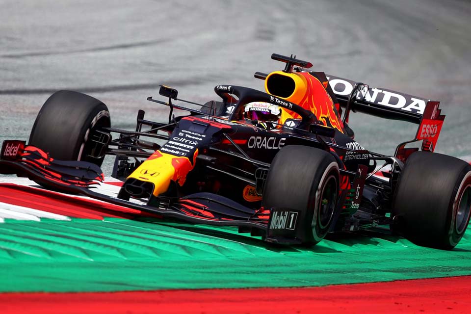 F1: Verstappen lidera treino na Áustria e Bottas assusta com derrapada