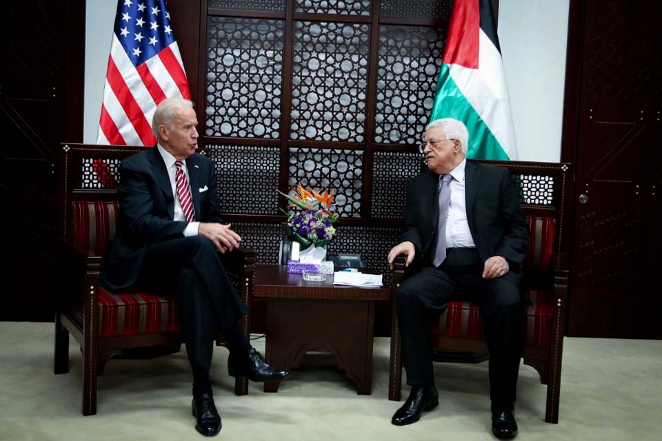 Presidente dos Estados Unidos e Mahmoud Abbas se encontram na Cisjordânia