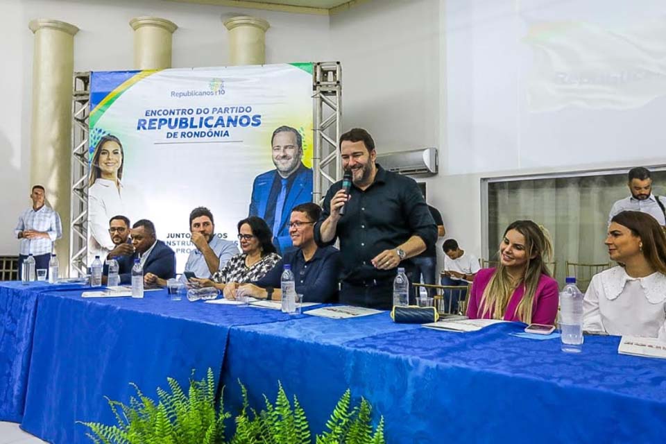 Alex Redano comemora sucesso do encontro do Republicanos, com presença da ex-ministra Damares Alves