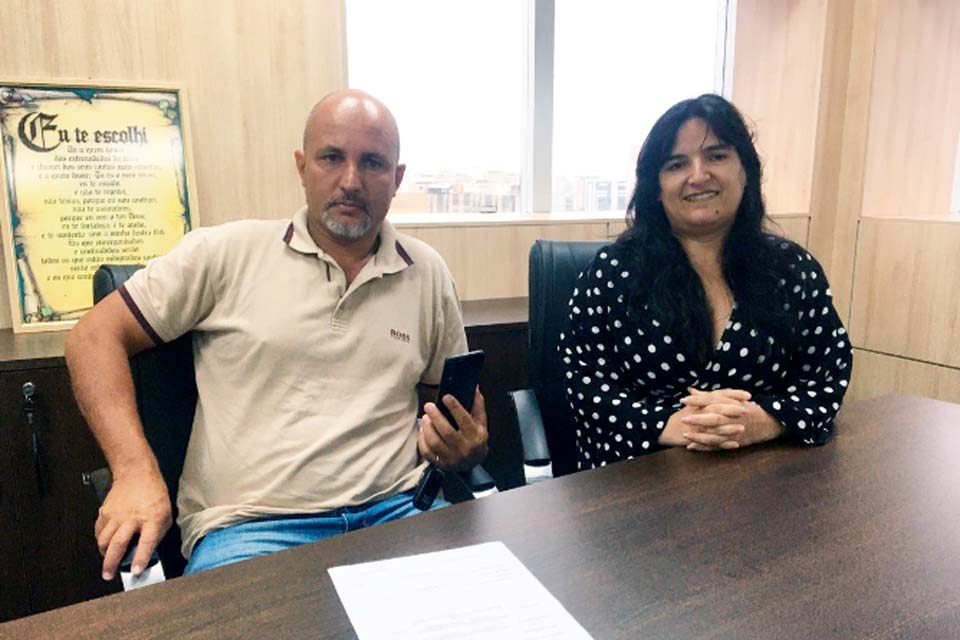 Chefe de Gabinete do Deputado Jean Mendonça Irma Fogaça recebe liderança do Município de Seringueiras