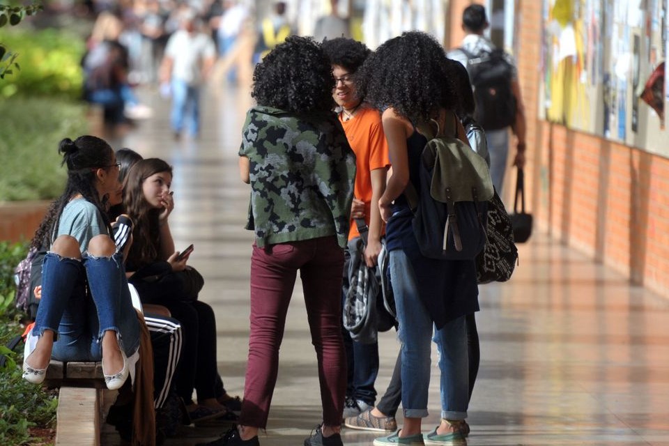 Estudantes com Fies podem suspender parcelas a partir de hoje