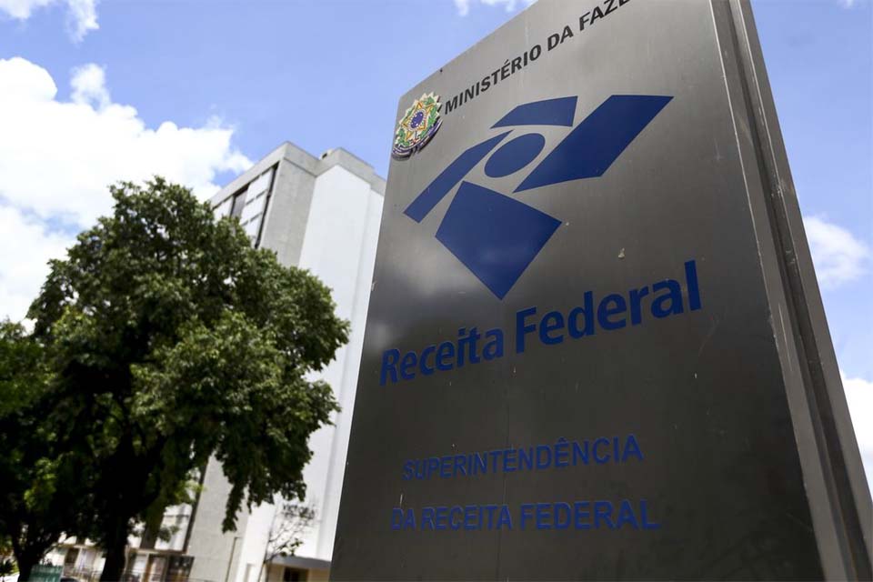 Receita Federal atualiza regras de controle de entrada e saída de dinheiro