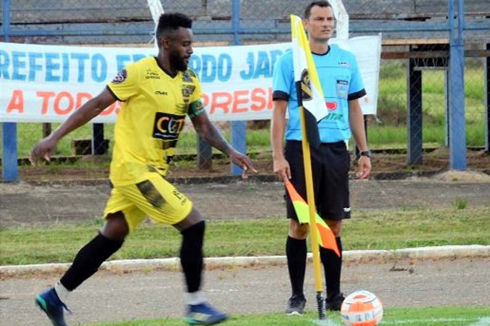 Porto Velho oficializa contratação do lateral Willian