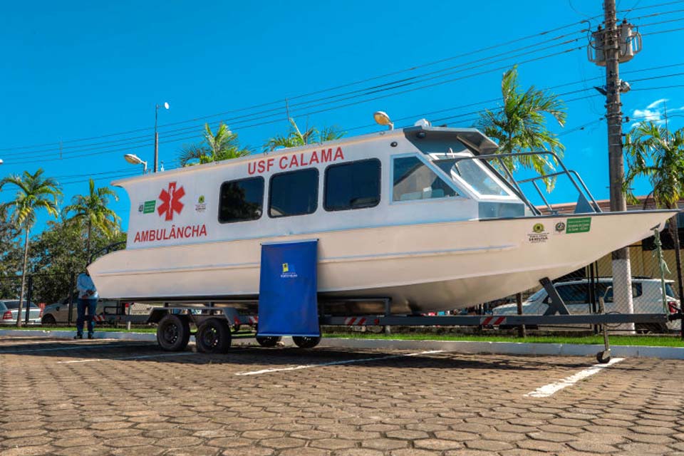 Prefeitura de Porto Velho recebe ambulancha para atender ao distrito de Calama 