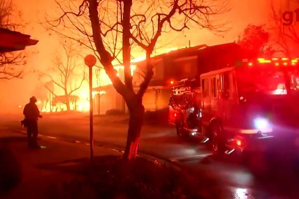 Quatro focos de incêndios ainda devastam Los Angeles