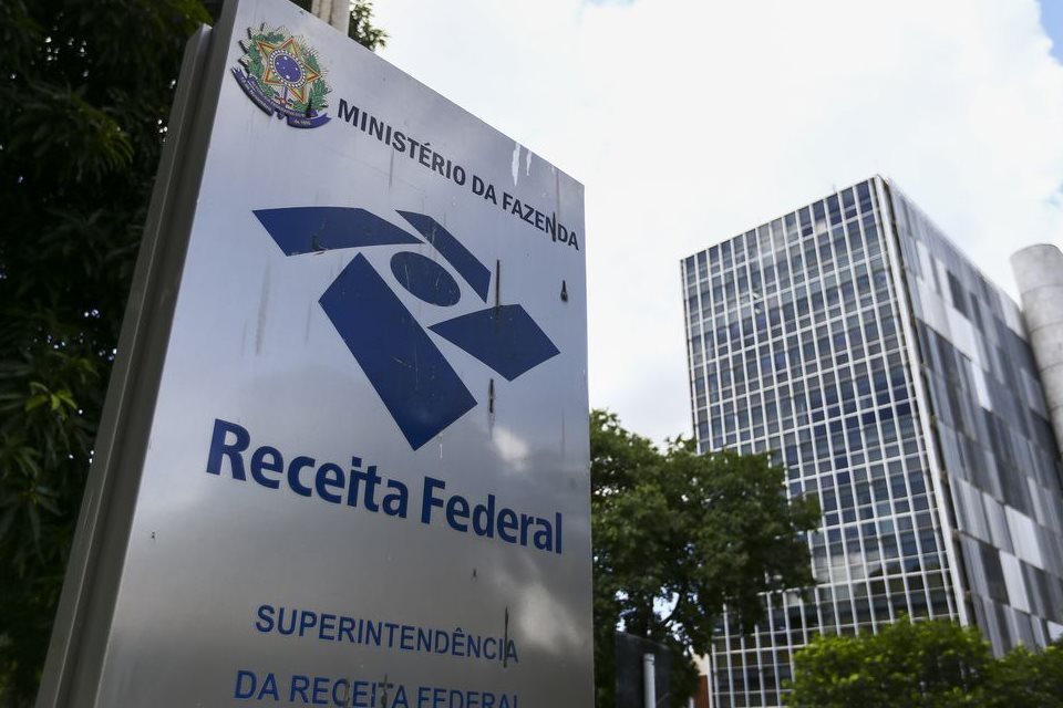 Receita regulariza CPFs com pendências para pagamento de auxílio