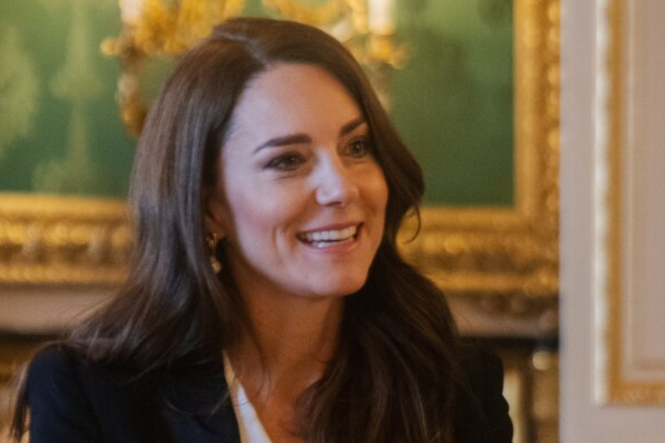 Kate Middleton anuncia remissão do câncer: “Continuo focada na recuperação”