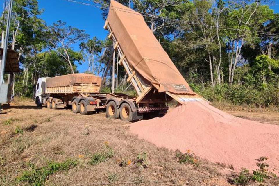 Governo de Rondônia entregará mais de 800 toneladas de calcário para produtores do município