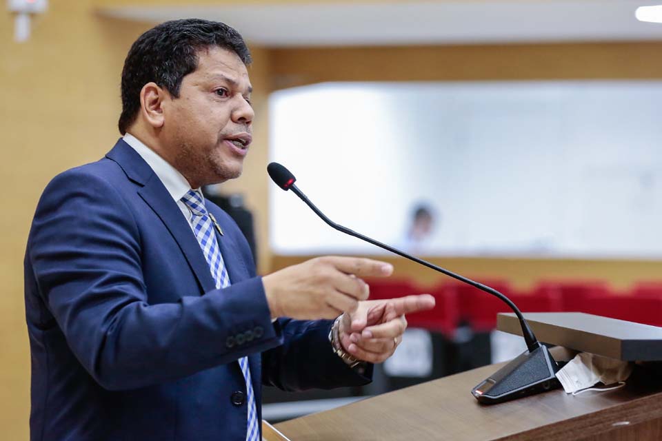 Deputado Estadual Jair Montes cobra realinhamento salarial dos servidores do Detran